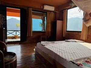 Splošen pogled na gorovje oz. razgled na gore, ki ga ponuja hotel