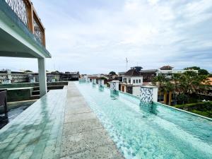 Bazén v ubytování Hotel ARA Legian nebo v jeho okolí