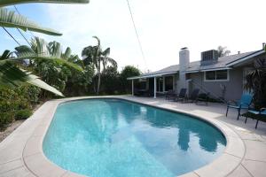 Swimmingpoolen hos eller tæt på Destination #25