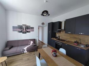 Kuchyň nebo kuchyňský kout v ubytování Maison Lydie