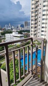 Balkón nebo terasa v ubytování 1 BR with Balcony with Netflix at Horizons 101 Cebu City