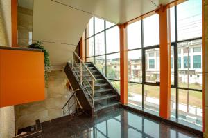 Fotografie z fotogalerie ubytování FabExpress Super 7 Inn - Nr Rabale Station v Bombaji