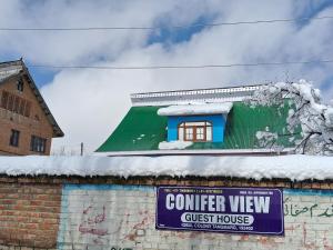 Gallery image of Conifer view guest house in Tangmarg +14 photos
