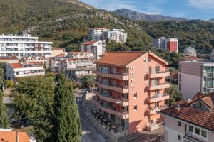 Pogled na planine ili pogled na planine iz hotela