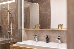 Kúpeľňa v ubytovaní Hotel zum Schwanen - Appartement 1 + 21 fotografií