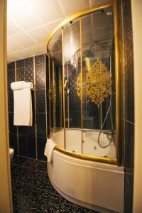 Koupelna v ubytování Royal Mersin Otel