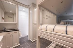 Kuchyň nebo kuchyňský kout v ubytování Appartement 3 met zeezicht in Knokke + 32 fotografií