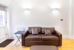 Posezení v ubytování Bright & Comfortable Angel Apartment