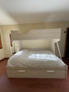 Postel nebo postele na pokoji v ubytování Céntrico apartamento con vistas en Formigal - Entrada 24h sin llaves