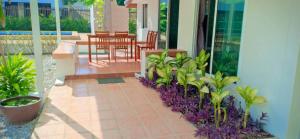 Giardino di Nicha Pool Villa by Nichahome