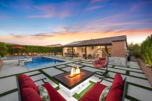 Bassein majutusasutuses Gameroom, Pool, Spa, Firepit by MariamsBnb või selle lähedal