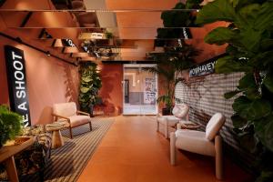 Ruang duduk di Coeo Hernan Ruiz Rooftop Pool Hostel