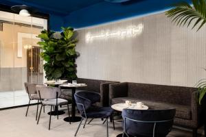 Ruang duduk di Coeo Hernan Ruiz Rooftop Pool Hostel