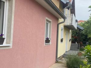 Zgrada u kojoj se nalazi apartman