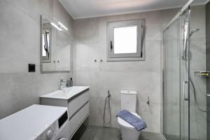 Et badeværelse på Cosy Halipoma-Tilemahos into Lefkada town close + 25 billeder