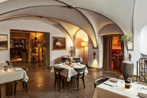 Reštaurácia alebo iné gastronomické zariadenie v ubytovaní Mandarin Oriental, Prague