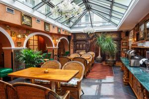 Posezení v ubytování Hotel U Zlatého Stromu Prague by BHG
