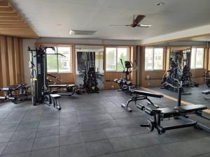Γυμναστήριο ή/και όργανα γυμναστικής στο Near to Hyderabad Airport, just 10 minutes away