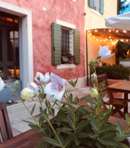 Imagen de la galería de A casa di Hugo - Relais Valpolicella, en Marano di Valpolicella