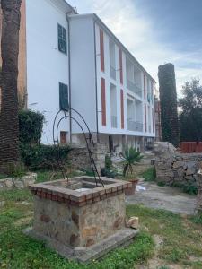 Budova, v ktorej sa apartmán nachádza