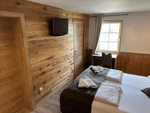 Posteľ alebo postele v izbe v ubytovaní Hotel-Landgasthof Katschtalerhof