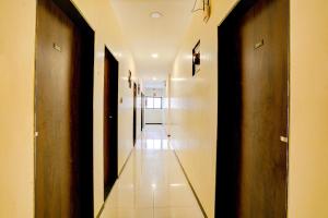 Fotografie z fotogalerie ubytování FabExpress Prakash Inn - Nr Mumbai International Airport v Bombaji