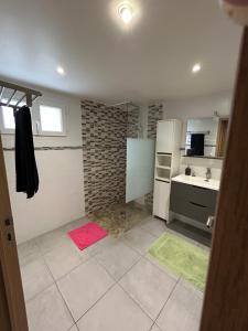 Kuchyň nebo kuchyňský kout v ubytování Logement privatif chez l'habitant + 3 fotografie