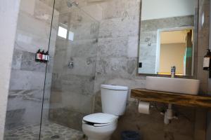 Koupelna v ubytování Hotel Playa Zipolite + 24 fotografií