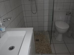 Un baño de MANIKOU