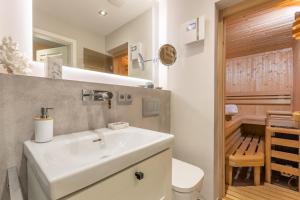 Koupelna v ubytování Inselliebe Exklusive Sylter Wellnessoase mit Sauna Garten in Keitum