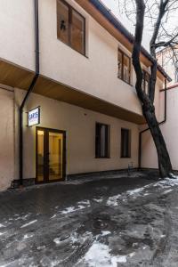 Budova, kde se hostel nachází + 37 fotografií