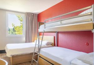 Postel nebo postele na pokoji v ubytování B&B HOTEL Toulon Ollioules