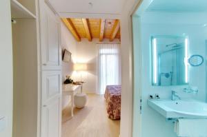 A bathroom at Agriturismo Ca' Beatrice - Venice Airport Még 37 kép