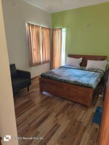 Postel nebo postele na pokoji v ubytování Dwarka Home Stay + 6 fotografií