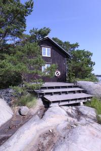 Galeriebild der Unterkunft Idöborgs Stuguthyrning in Nämdö