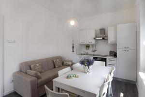 Η κουζίνα ή μικρή κουζίνα στο Maji Como Lake apartment