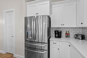 Dapur atau dapur kecil di Indigo Meadow at the Ridge by Simple Life Rentals