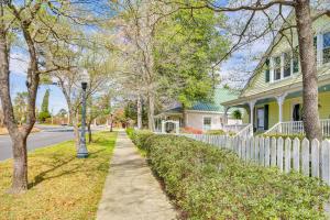 Aiken Apt with Garden-View Balcony Half-Mi to Dtwn!外面的花园