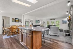 Gallery image of The Sweet Retreat by Simple Life Rentals in Sturgeon Bay