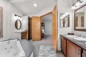 Gallery image of The Sweet Retreat by Simple Life Rentals in Sturgeon Bay