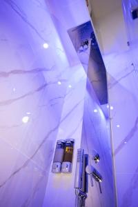 Ένα μπάνιο στο Stella Mia Luxury Rooms