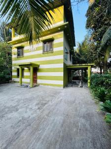 Το κτήριο όπου στεγάζεται  το δωμάτιο σε οικογενειακή κατοικία