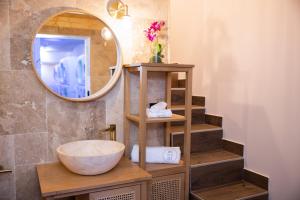 Fotografie z fotogalerie ubytování QUICK'HOT By GTS - capsules et chambres confortables v destinaci Villeurbanne