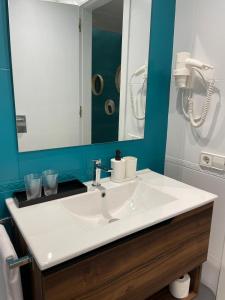 Koupelna v ubytování HOTEL ORENETA - Gironella