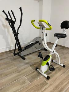 Fitness centrum a/nebo fitness zařízení v ubytování HOTEL ORENETA - Gironella