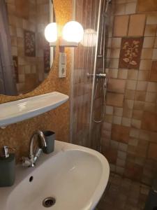 Koupelna v ubytování Bright apartment in Emden with terrace 60 m²