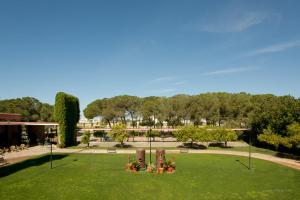 Κήπος έξω από το Lantana Garden