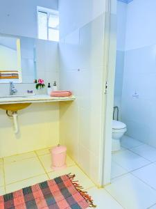 Bilik mandi di Centro Binah