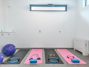 Posilňovňa alebo fitness centrum v ubytovaní Villa Darazzo with Private Pool