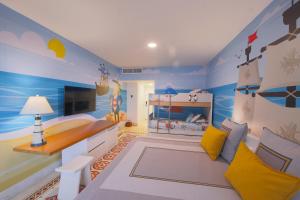 Postel nebo postele na pokoji v ubytování Hotel Las Americas Casa de Playa